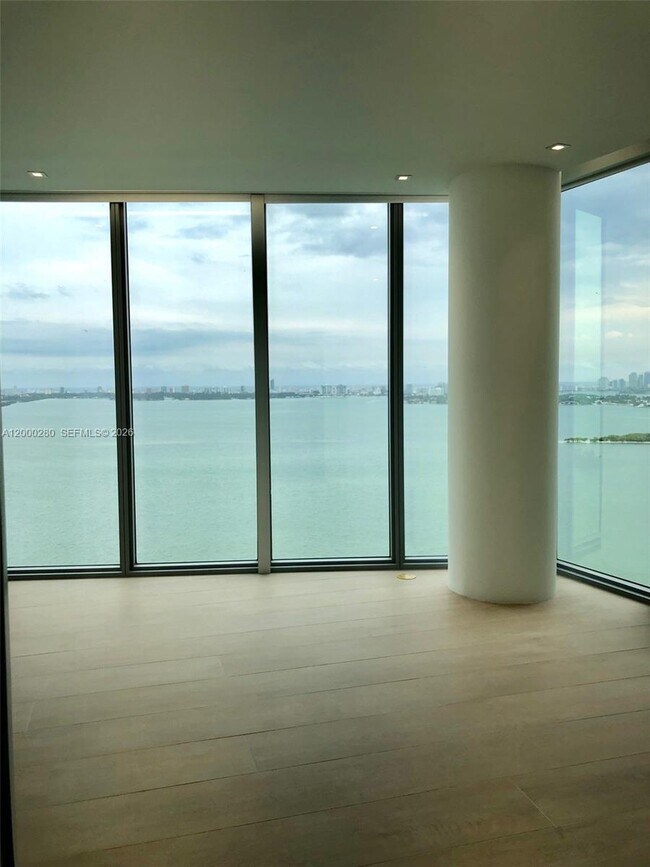 Building Photo - 2900 NE 7th Ave