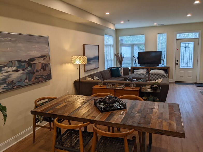 Dining Table - 225 W Pastorius St