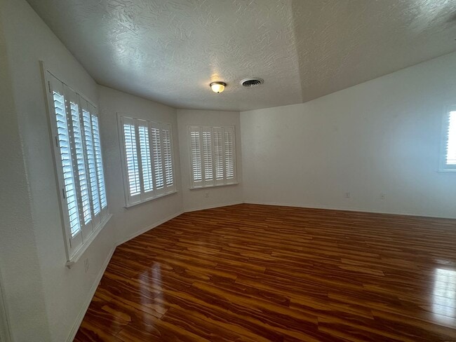 Building Photo - 4115 Azalea St