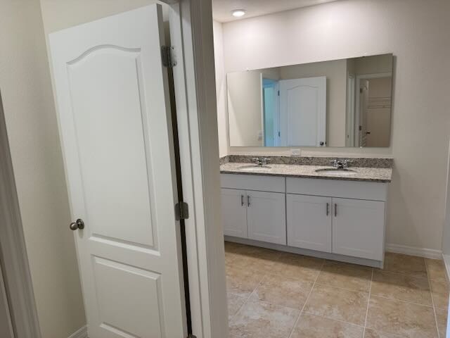 Building Photo - 1328 Lawndale Ct