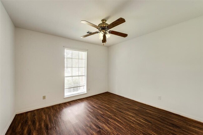 Building Photo - 6310 Ash Oak Dr