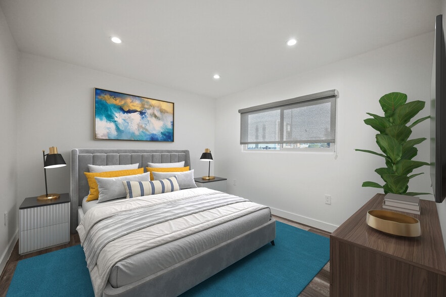 Building Photo - 1352 W 36th St