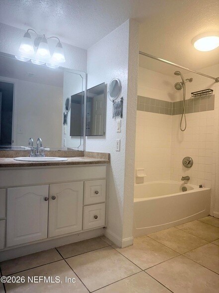 Building Photo - 425 Timberwalk Ct