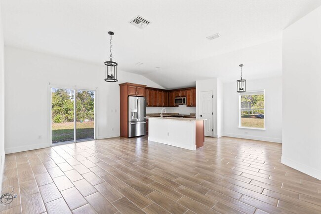 Building Photo - 4 Bedroom SFH in Palm Coast