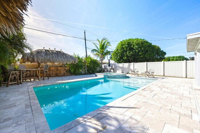 Building Photo - Naples Park PET FRIENDLY POOL HOME - 3BDRM. 2 BATHS