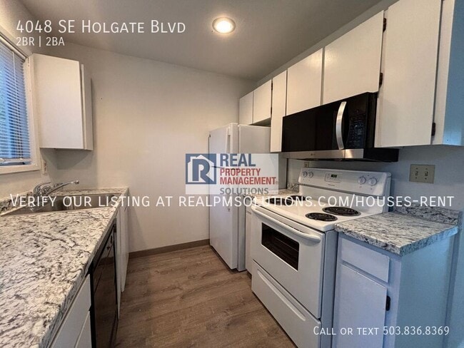 Building Photo - 4048 SE Holgate Blvd