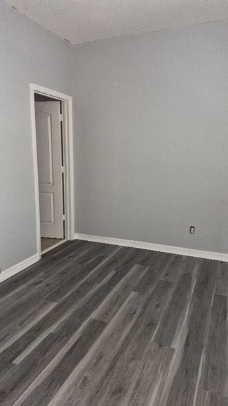 Building Photo - 10450 Manderley Way