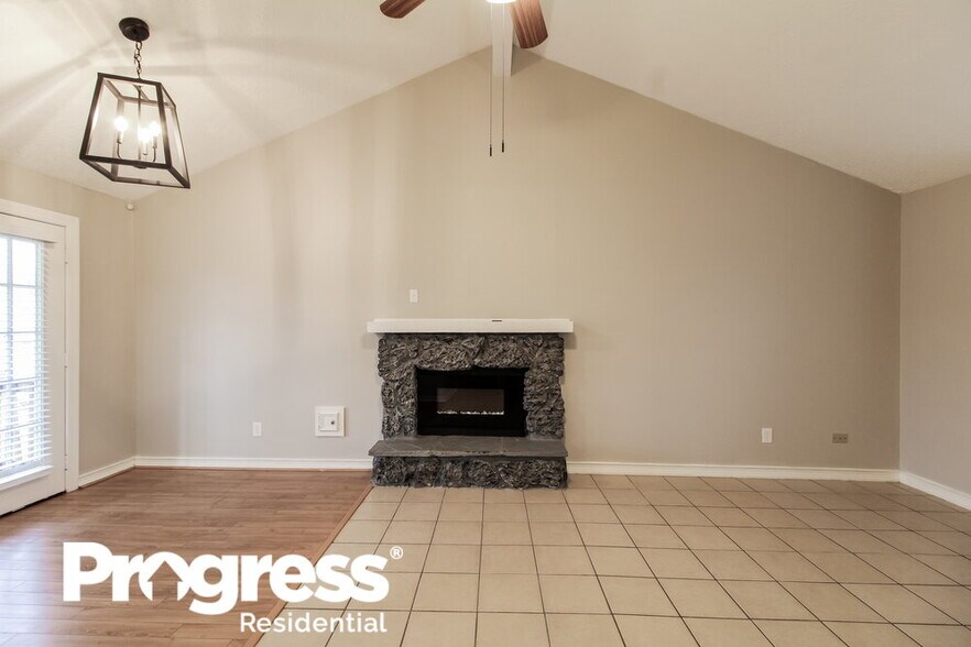Building Photo - 1417 Wilson Dr
