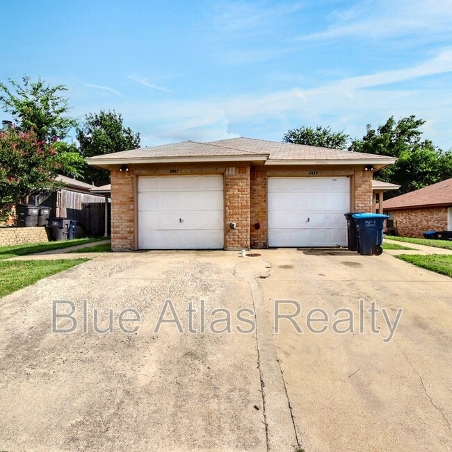 Primary Photo - 6859 S Creek Dr