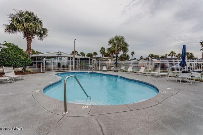 Building Photo - 1219 Thomas Dr