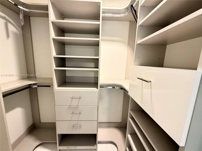 Building Photo - 851 NE 1st Ave