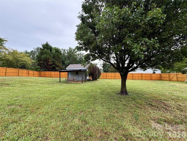 Building Photo - 2809 Faircroft Way