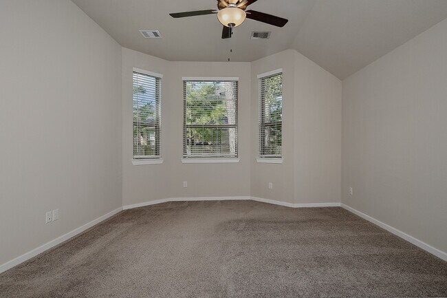 Building Photo - 151 Silva Creek Trl