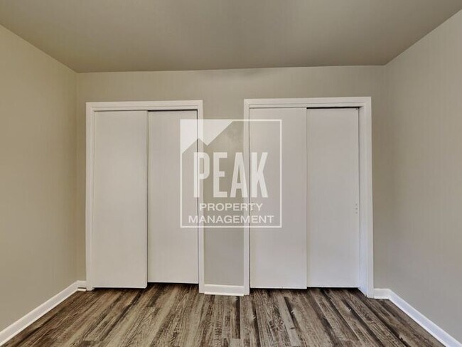 Building Photo - $1900 Charming 3/2 in Beautiful Wedgewood!