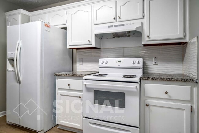 Building Photo - 140 Bonnieville Dr