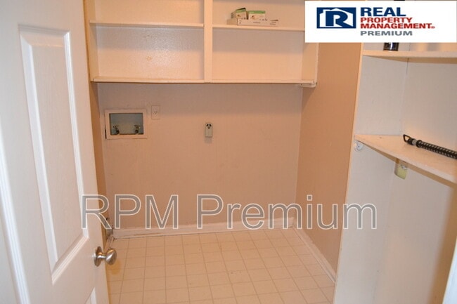 Building Photo - 807 Chipley St