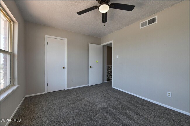Building Photo - 6913 Pamlico Dr