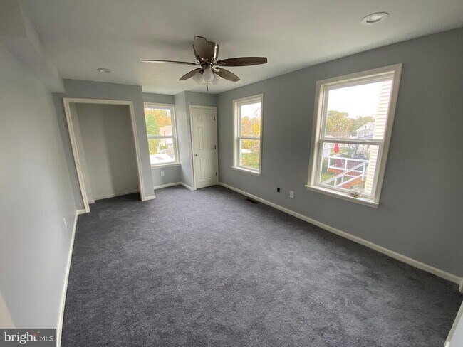 Building Photo - 2605 Maple Ave