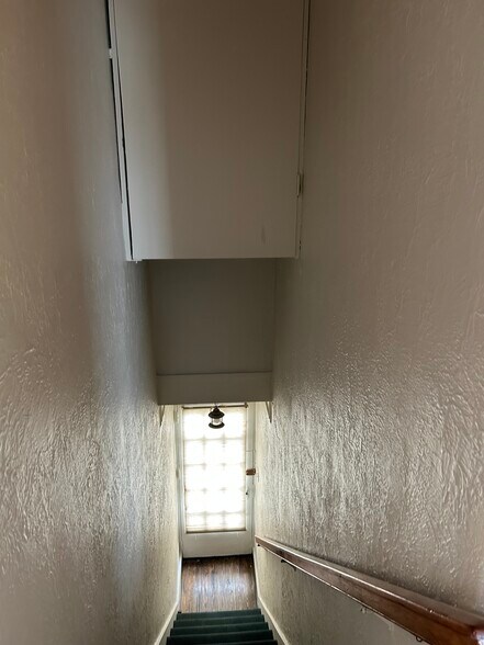 Building Photo - 609 Jefferson Ave