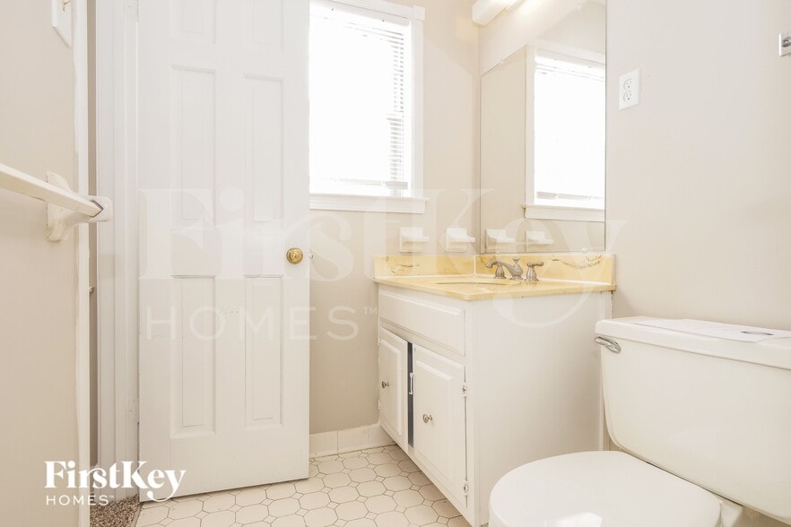 Building Photo - 2077 Oakvalley Rd