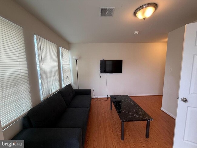 Building Photo - 2000 Orthodox St