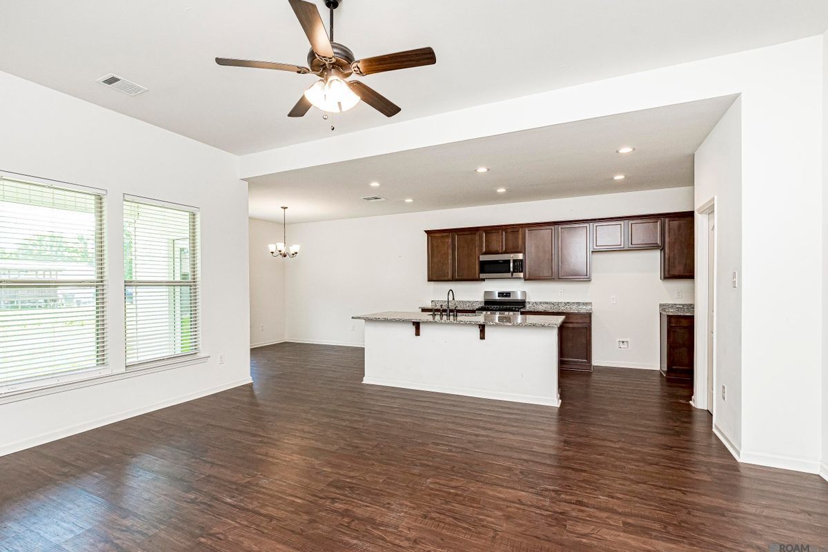 Building Photo - 41437 Cozy Wy