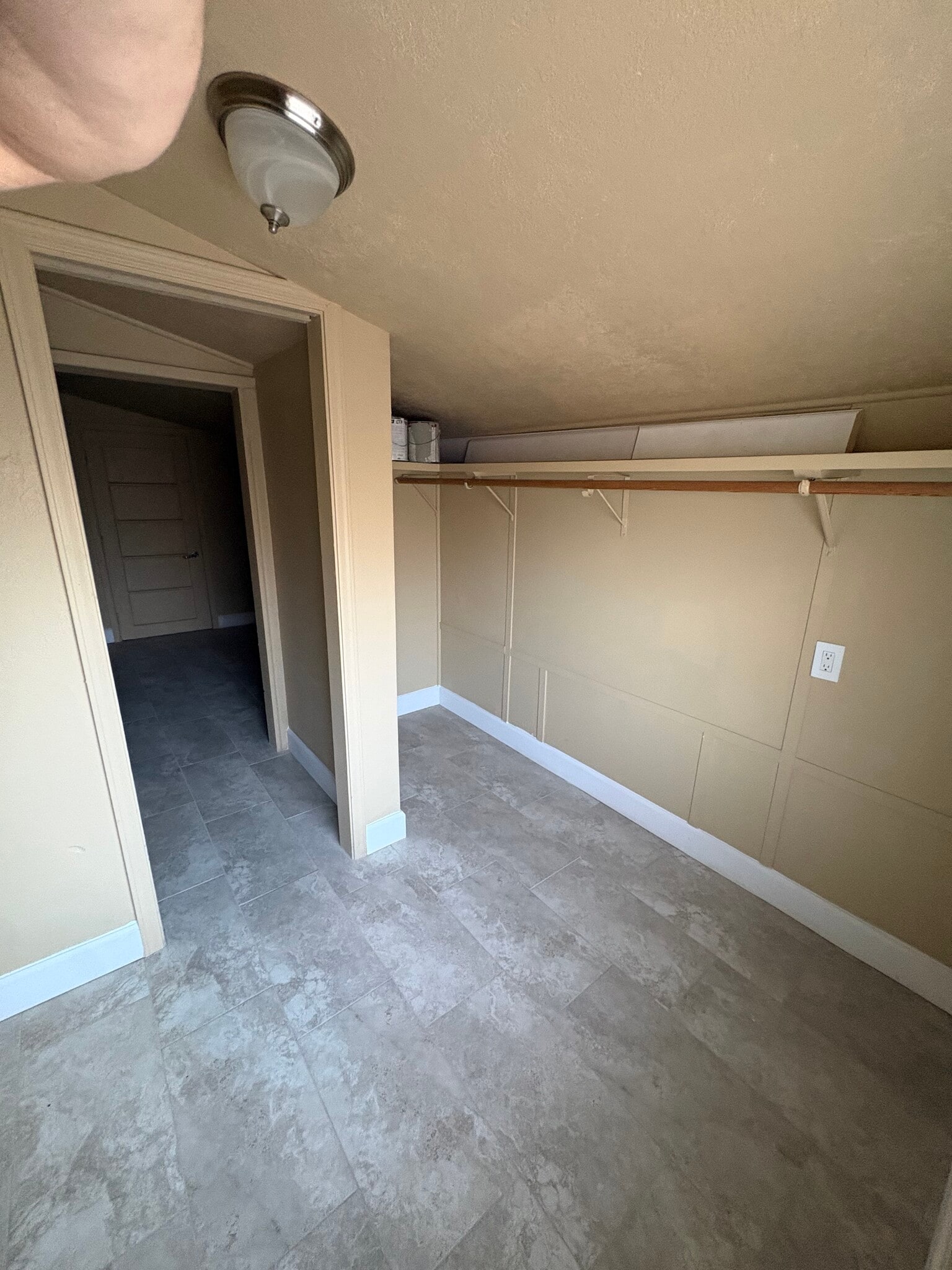 Building Photo - 250 S Grand Dr