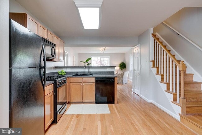 Building Photo - 1617 N Van Dorn St