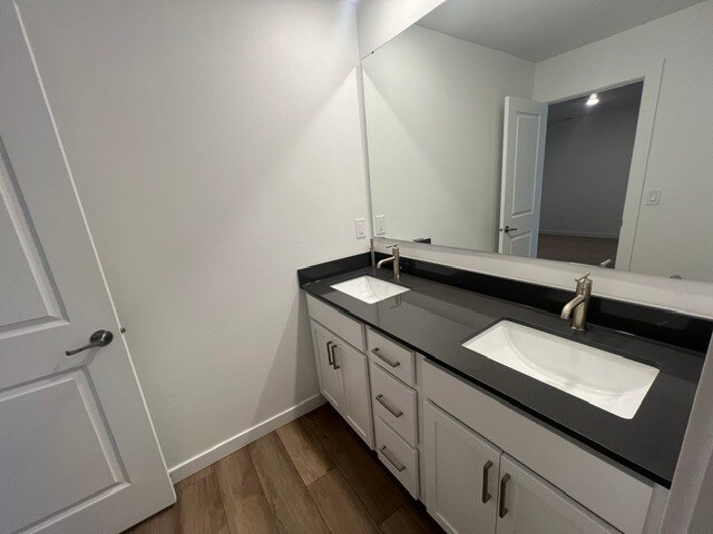 Building Photo - Brand New 3 BR / 2.5 BA Luxury Townhome in Eagle – Skyview Community