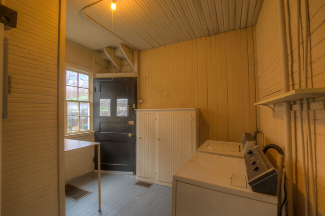 Building Photo - 224/226 Willett