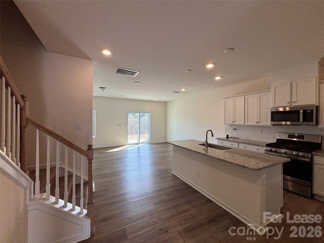 Building Photo - 5211 Maynard Hl Dr