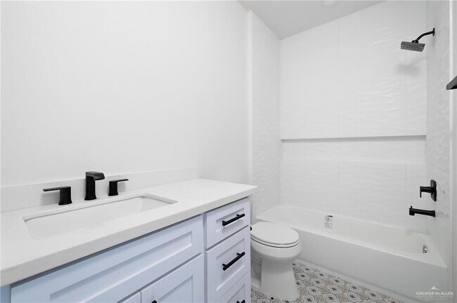 Building Photo - 15 Cassandra St