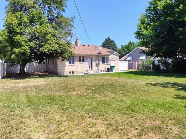 Building Photo - Great 4 Bd Home in Murray