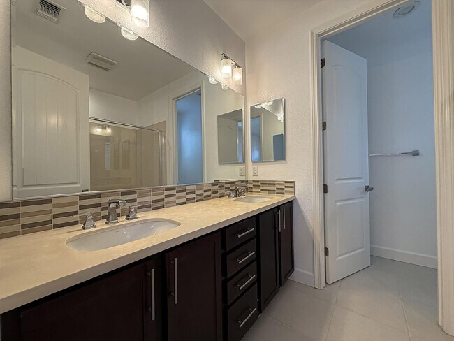 Building Photo - 4028 Freestone Pl