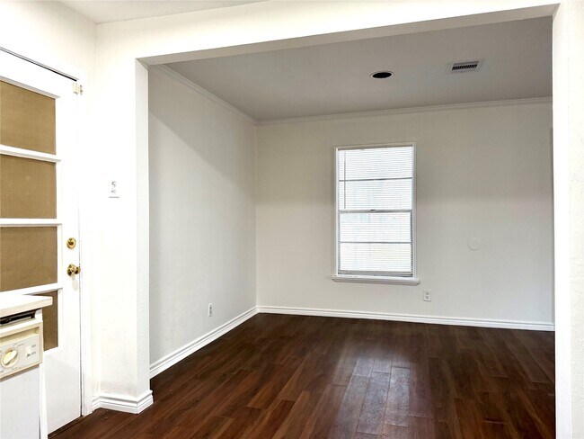 Building Photo - 5422 Timber Creek Dr