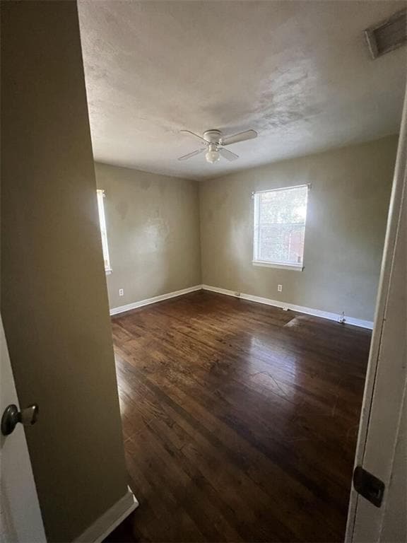 Building Photo - 716 Pinehill Dr