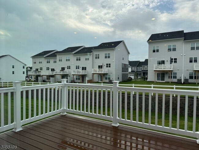 Building Photo - 71 Eastwood Ter