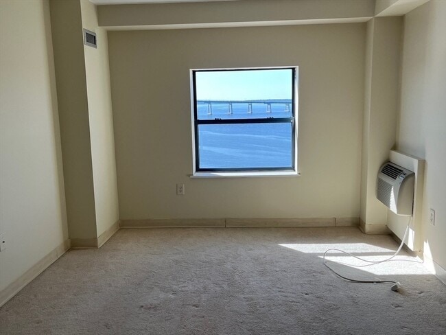 Building Photo - 750 Davol St