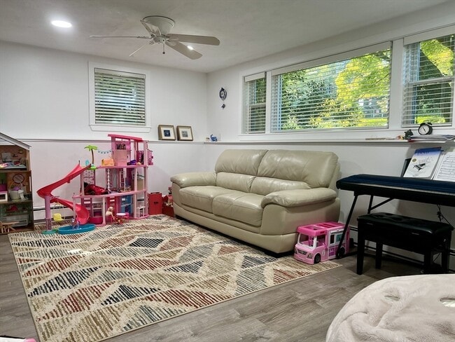 Building Photo - 113 Cambridge St