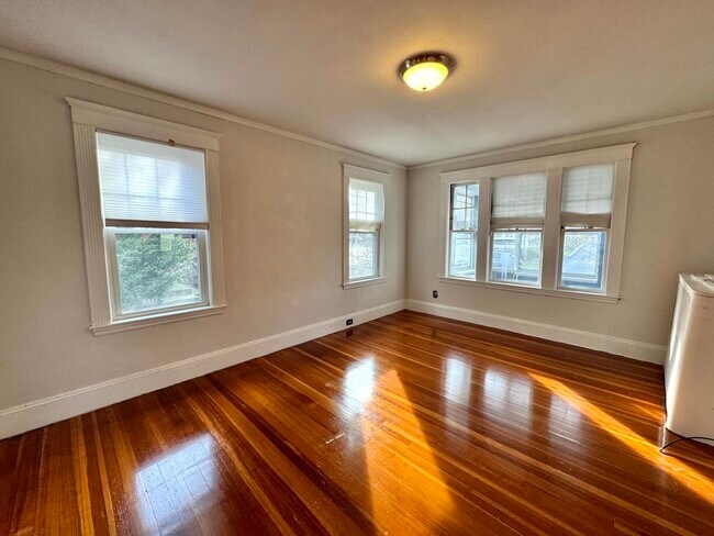 Building Photo - 40 Highland Ave