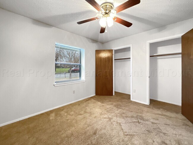 Building Photo - 841 S Atkerson Ln