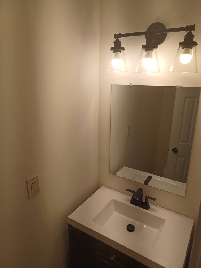 Building Photo - 3128 N Keystone Ave