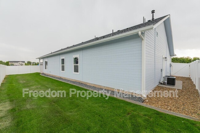 Building Photo - 2125 Oxon St