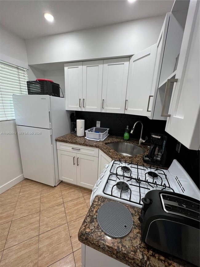 Building Photo - 620 Jefferson Ave