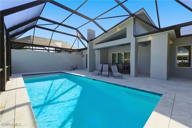 Building Photo - 711 91st Ave N