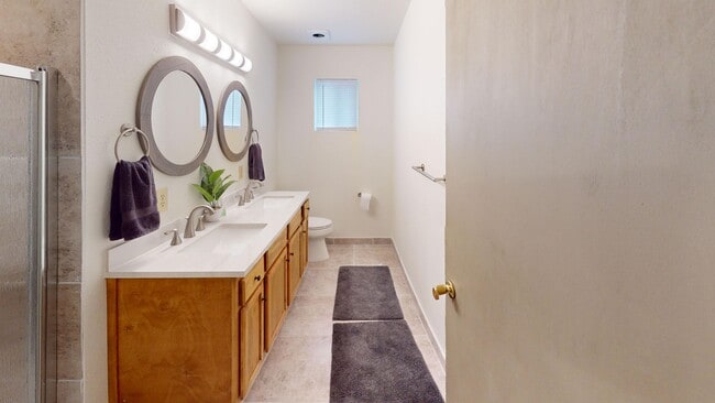Building Photo - Newly remodeled, fully furnished, 2 bedroo...