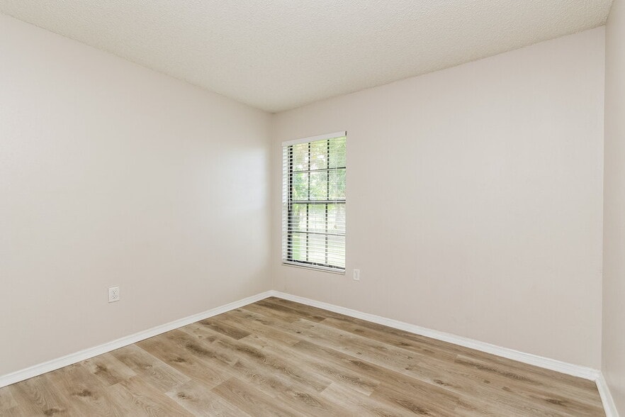 Building Photo - 1657 Sunburst Way