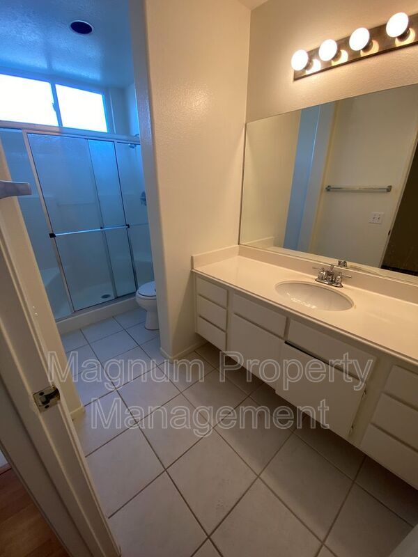 Building Photo - 32405 Corte Palacio