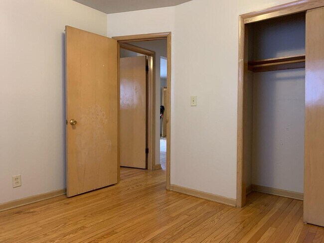 Building Photo - 7711 W Hampton Ave