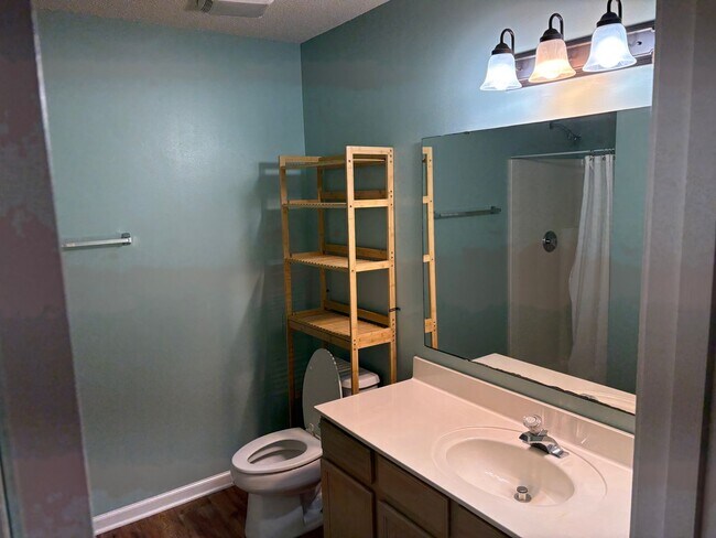 Building Photo - 34 St Thomas Ct